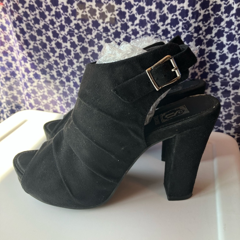 Decree black faux suede fabric upper mule heels with ankle strap buckles 9